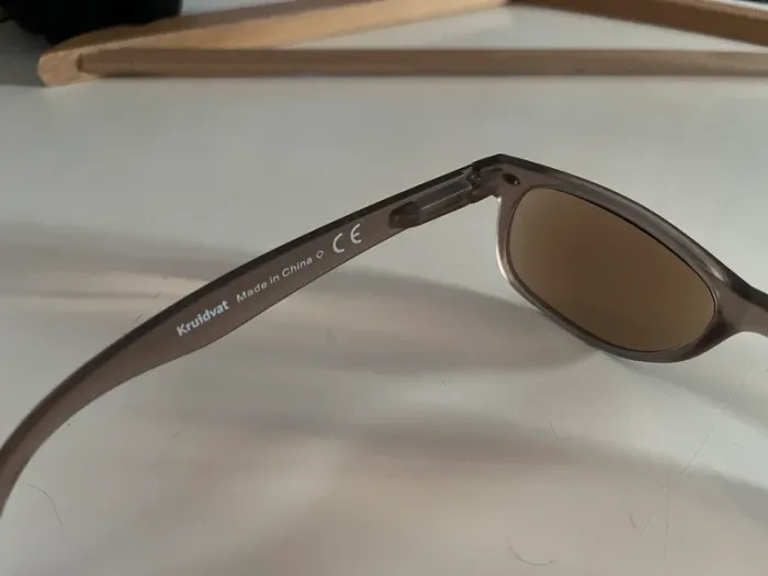 Lunette de soleil - photo numéro 7
