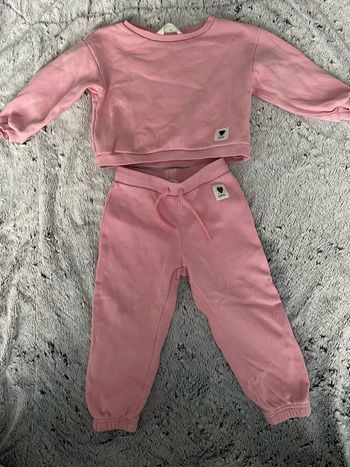 Ensemble jogging rose H&M 1 an et demi/2ans