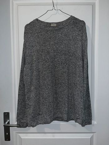 Pull léger gris, taille L