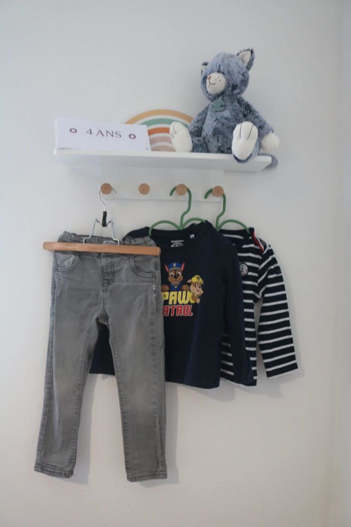Ensemble hauts Nickeledeon/Terre de marins et patnalon Gémo 4 ans