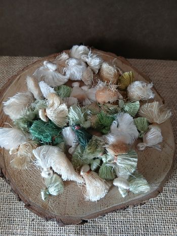 Lot de 50 glands pompons blanc crème vert