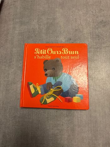Livre Petit Ours Brun, s’habille tout seul