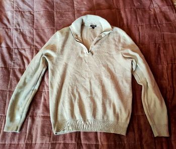 Pull col V avec fermeture éclaire taille M