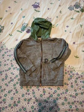 Sweat zippé capuche 5 ans