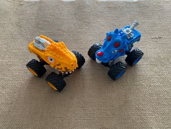 Voiture jouet lot de 2 Monster Truck tyrannosaure rex et dragon