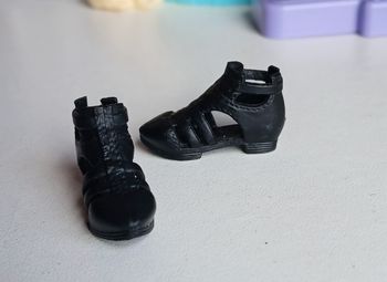 3 chaussures barbie