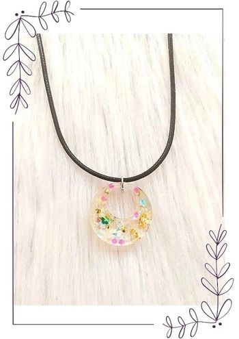 💖 Collier avec médaillon résine holographique strass et paillettes