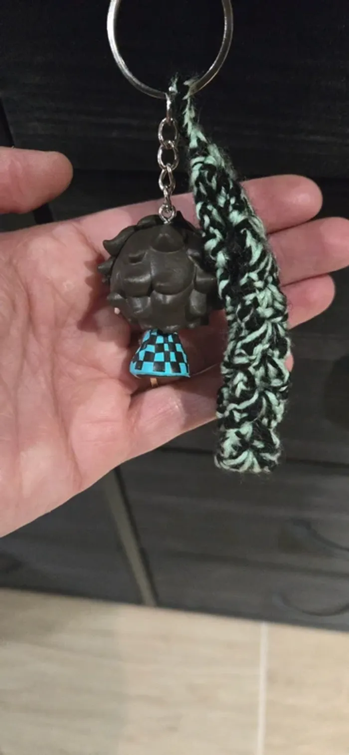 Porte clef Tanjiro Kamado neuf - photo numéro 4