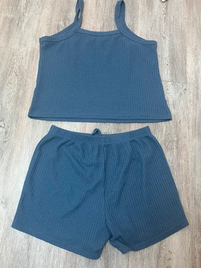 Tenue de nuit - photo numéro 3
