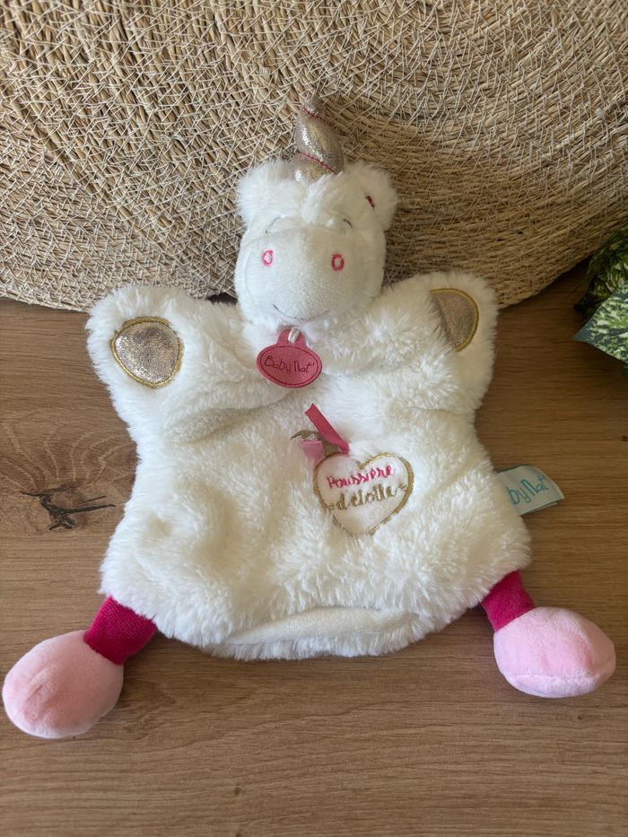 Doudou marionnette licorne blanc rose poussière d étoiles baby nat
