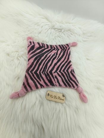 Doudou plat carré Rose tigré
