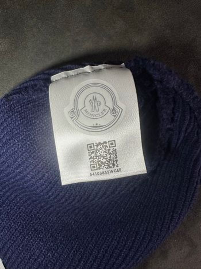 Bonnet Moncler bleu marine en laine – avec étiquette - photo numéro 5