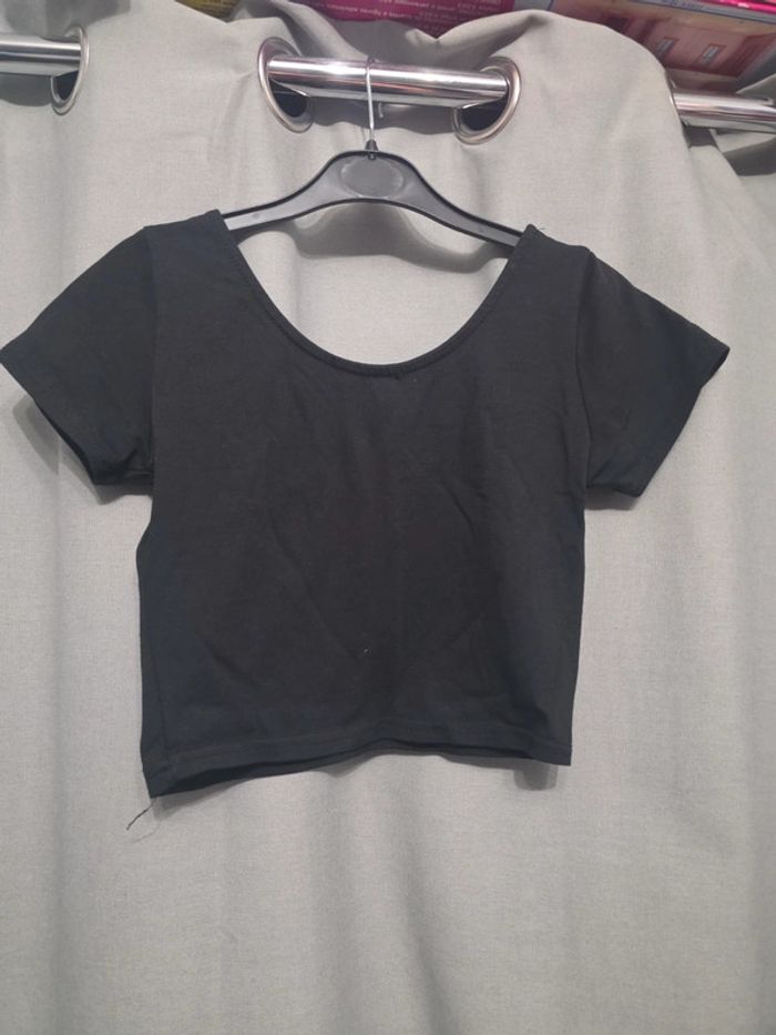 Tee-shirt court - photo numéro 3