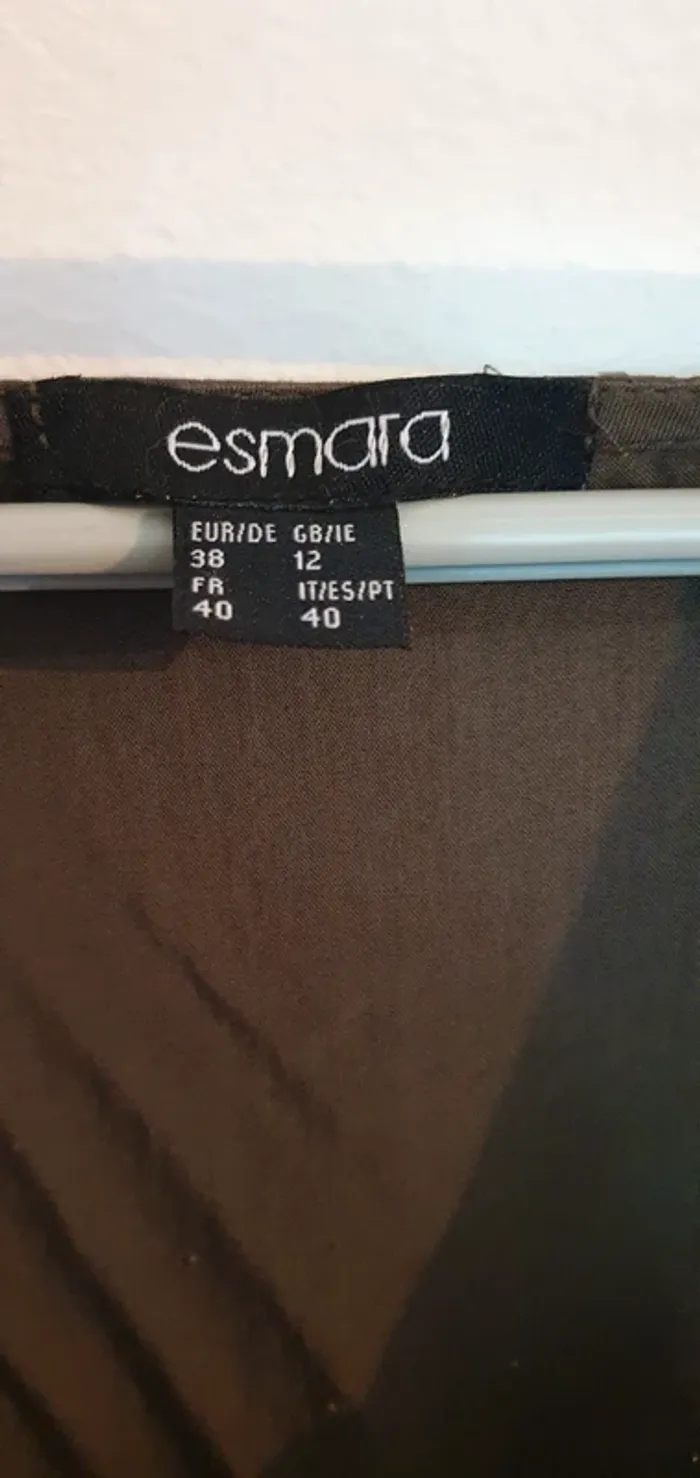 Robe Esmara vert kaki. Très légère - photo numéro 3