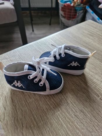 Chaussures bébé. Kappa