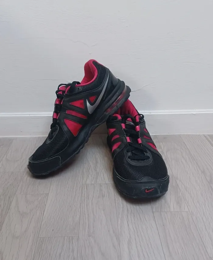 Basket Nike max limitless rouge et noir homme