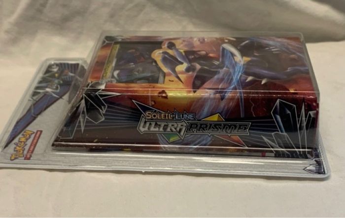 Deck Pokémon S&L Ultra Prisme Carchakrok neuf scellé - photo numéro 7