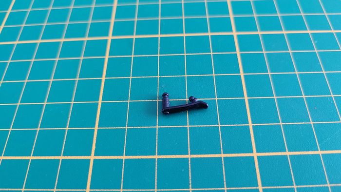 Attache capot pièce détachée miniature Bburago Burago Jaguar type E 1961 1/18 1/18e 1/18ème #C64