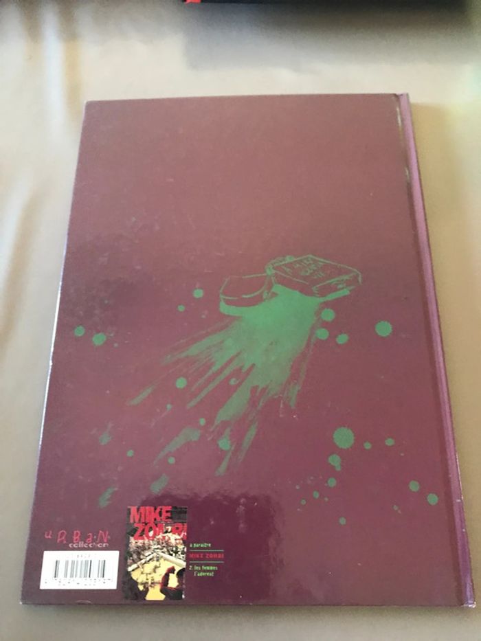 Bd Mike Zombi tome 1 - photo numéro 2