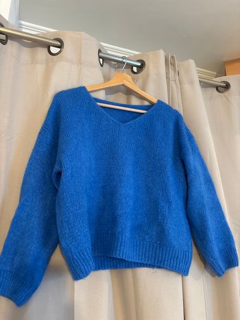 Pull bleu