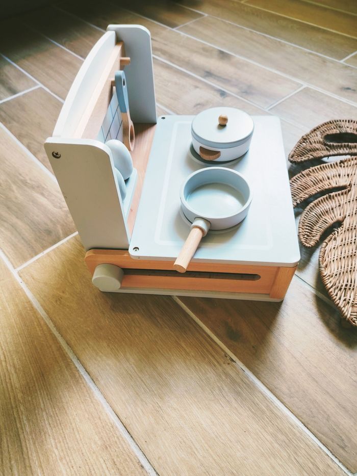 🍳Kitchenette Cuisine table d'éveil/activités en bois marque L'atelier du bois - photo numéro 2