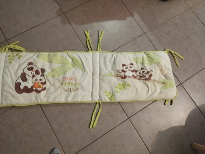 Tour de lit bébé