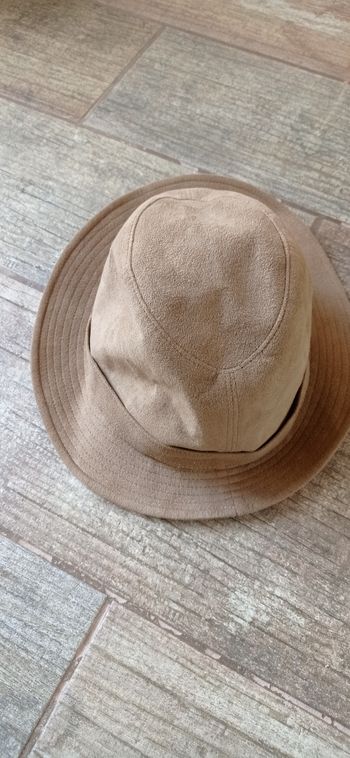 Chapeau, homme, Alcantara, T.55 environ, BE