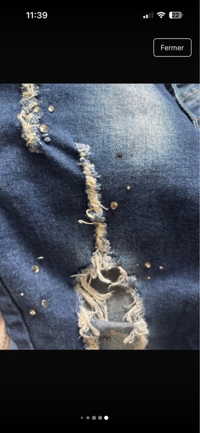 Jeans délavé, troué avec strass - photo numéro 5