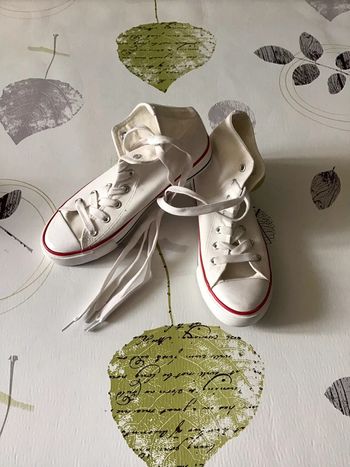 Basket montante crème taille 36 marque Jennyfer