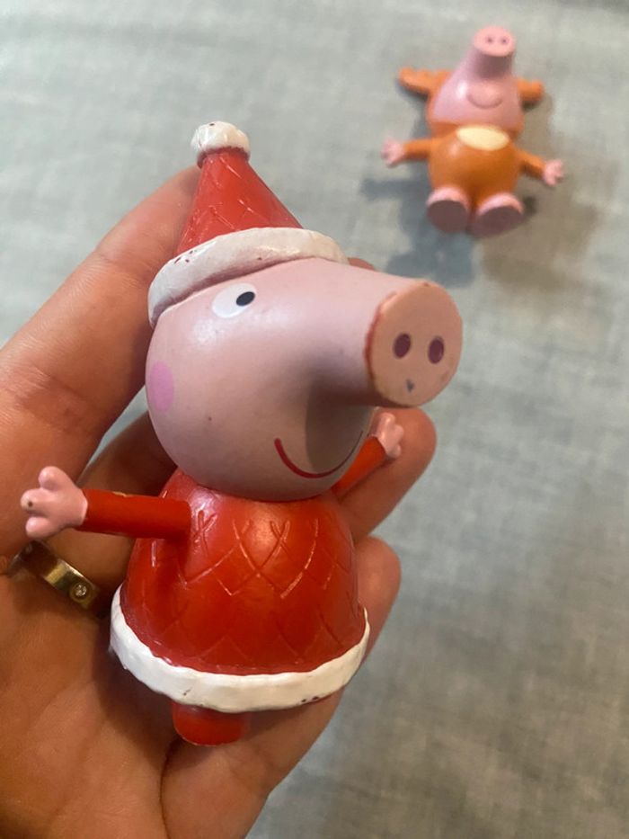 Lot de 2 figurines Peppa et George - photo numéro 2