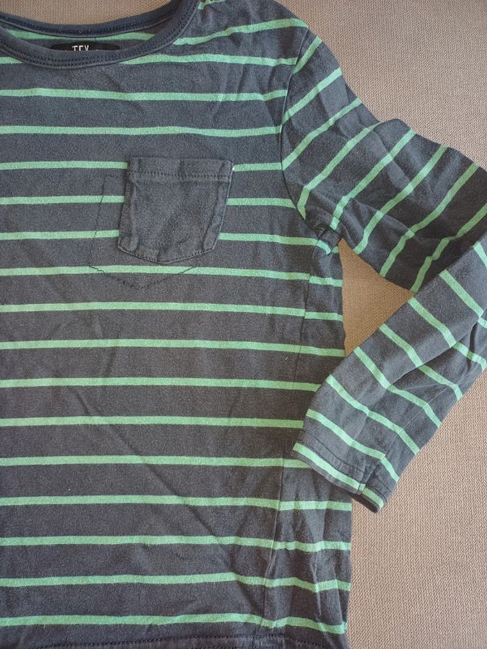 Superbe t shirt manches longues 5 ans garçon - photo numéro 2