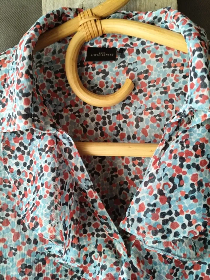 Blouse/chemise fleurie - photo numéro 2