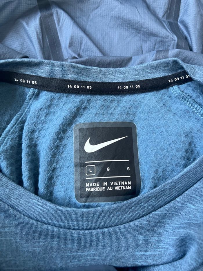 Haut Nike running - photo numéro 14