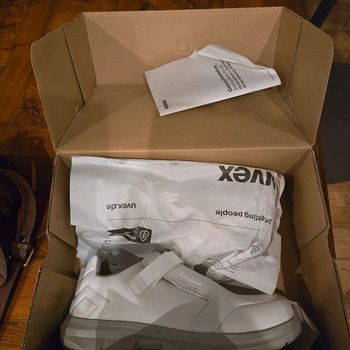 Chaussures uvex de sécurité taille 40 basket