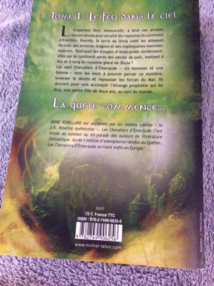 #Les chevaliers d’émeraude tome 1 Anne Robillard - photo numéro 3