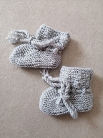 Chaussons gris bébé