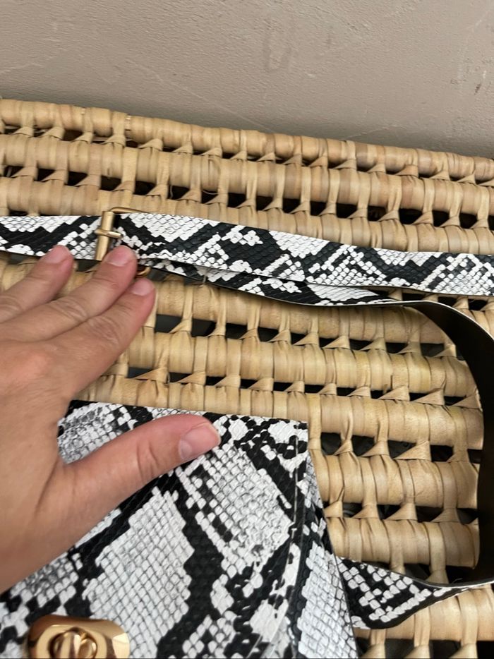 Petite sacoche à mettre sur un pantalon - photo numéro 4