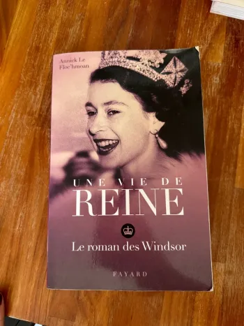 Livre une vie de reine, le roman des windsor