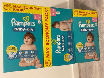 3 cartons de couches Pampers taille 4