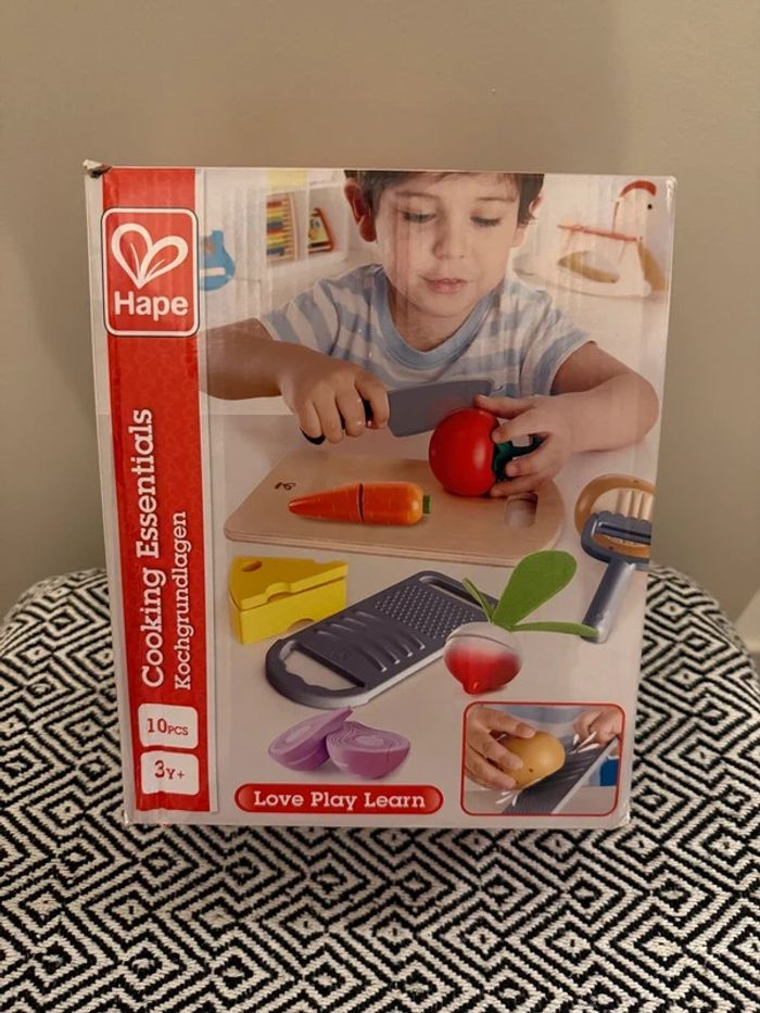 Hape - Les ustensiles de cuisine indispensables aliments bois à découper  e3154