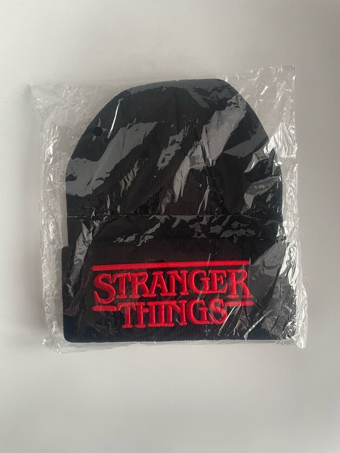 Bonnet strenger things