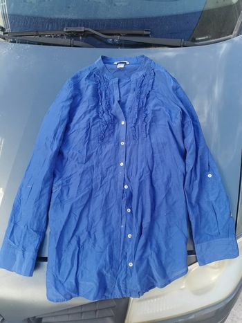 Chemisier bleu froufrou