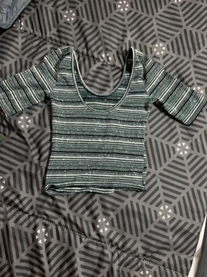 Croc top pull & Bear - photo numéro 2