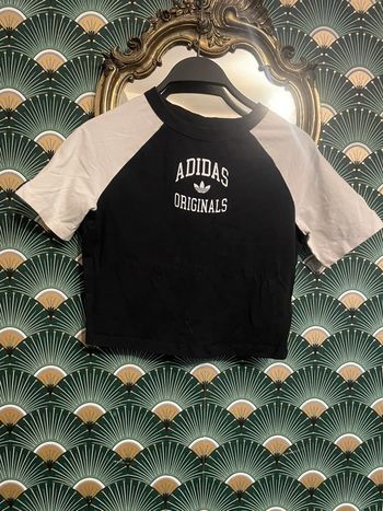 T-shirt moulant, Adidas, noir et blanc. Taille M femme