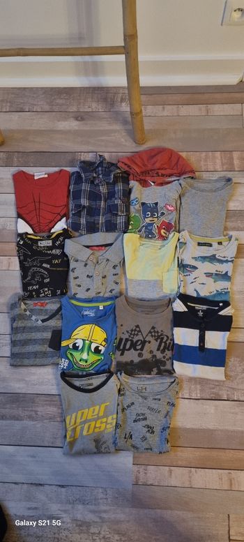 Lot 14 tee shirts 6 ans 