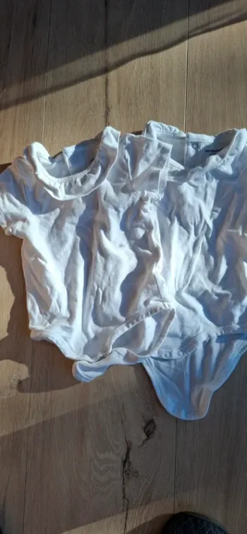 2 bodies blancs