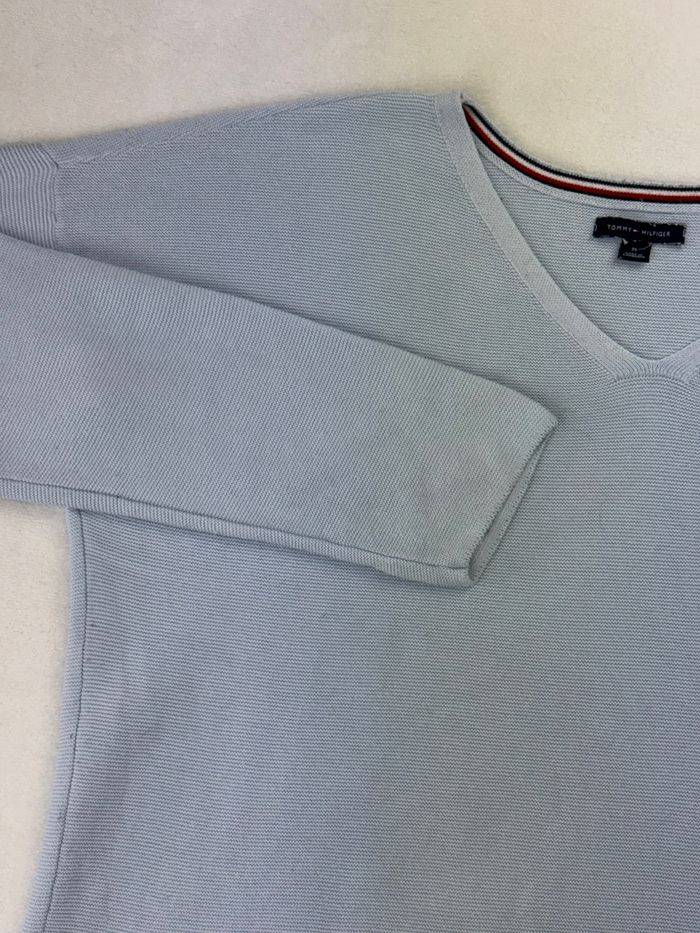 Pull / sweat Tommy Hilfiger femme col V manches longues bleu clair taille M excellent état #02025 - photo numéro 3