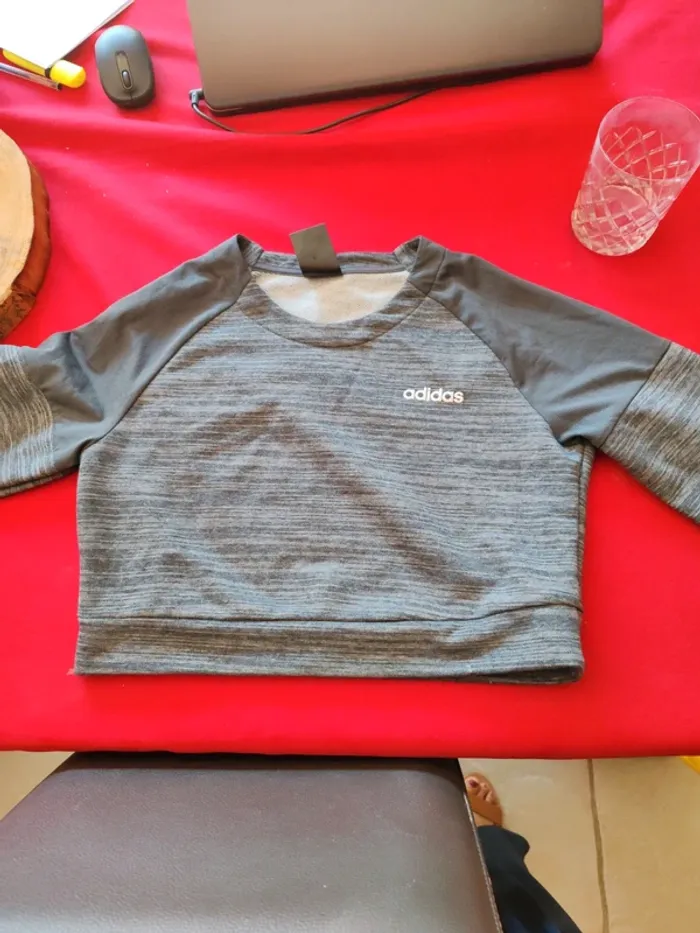 Crop top Adidas taille 36