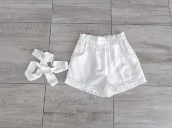 short blanc écru taille haute neuf