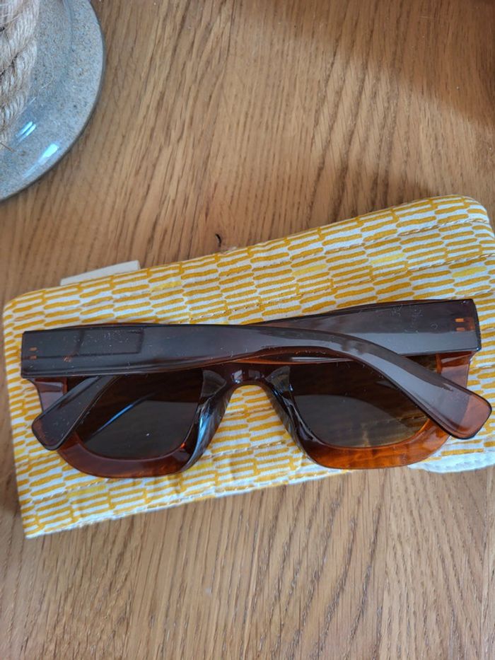 Lunettes de soleil Neuves Catégorie 3 avec etui - photo numéro 7